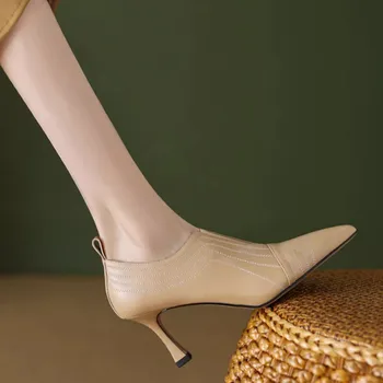 2023 Новая осенняя женская обувь с глубоким вырезом и острым носком, короткие сапоги на тонком каблуке, Женские туфли на высоком каблуке