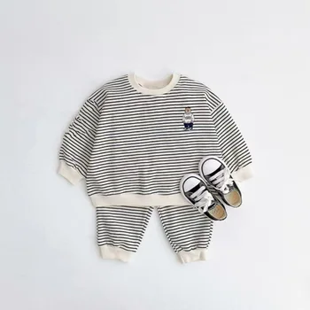 2023 Новый комплект детской одежды, хлопковая детская толстовка в полоску с длинными рукавами + брюки, костюм из 2 предметов, детский повседневный пуловер с милым медведем