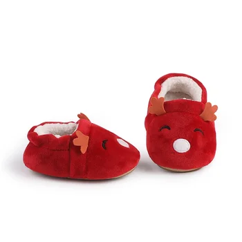 Рождественская обувь для маленьких мальчиков и девочек с вышивкой в виде рождественской елки, флисовая обувь для кроватки на плоской подошве, зимние нескользящие первые ходунки